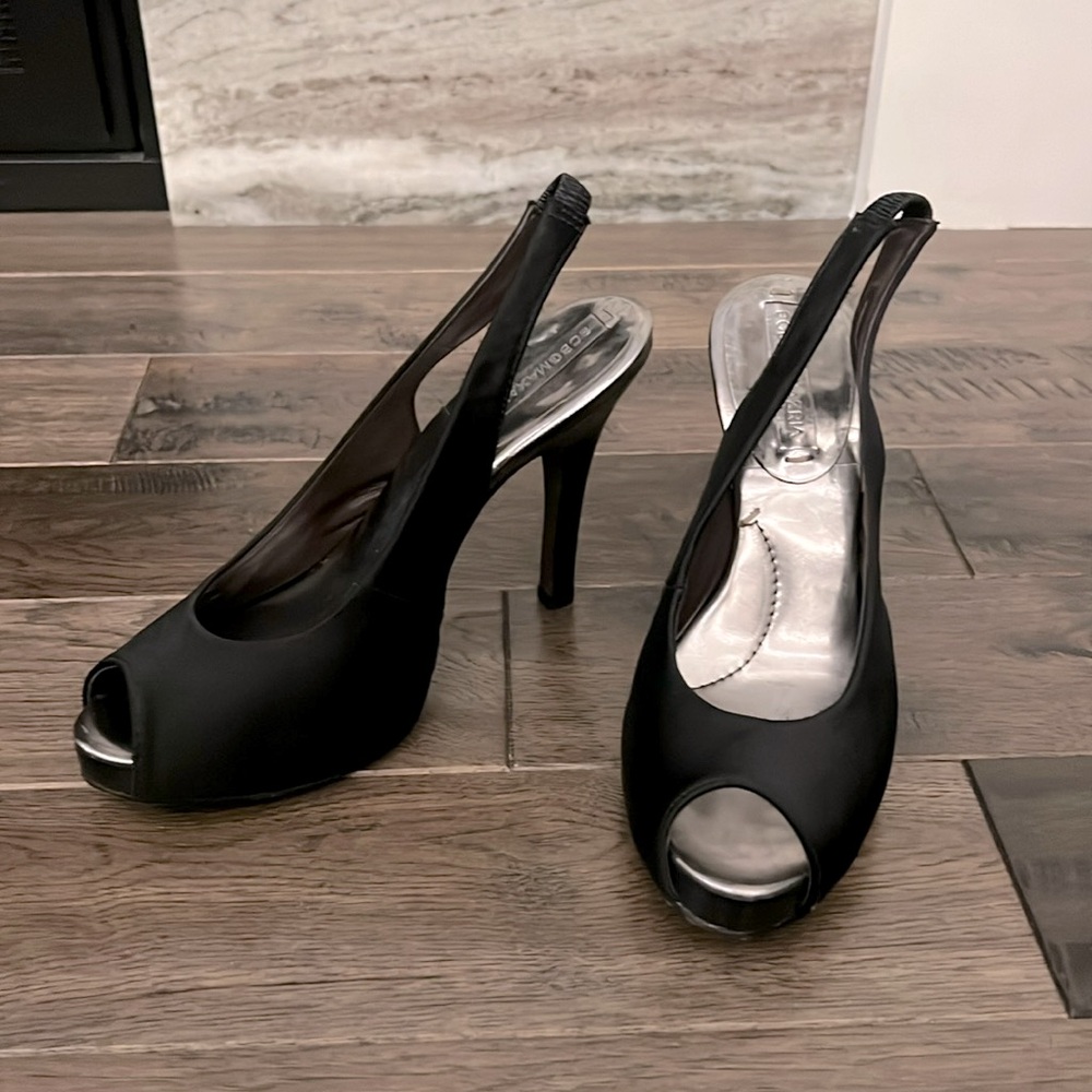 BCBGMAXAZRIA Women’s Black Sling Back Platform Pumps